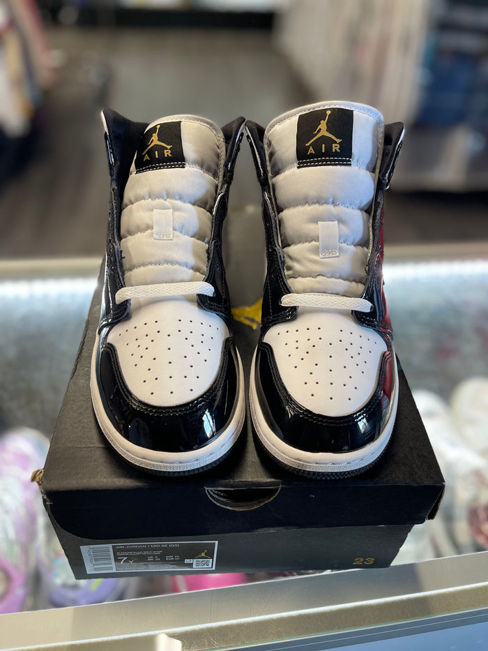 2019 Air Jordan Retro 1 Mid "Patent Black White Gold"