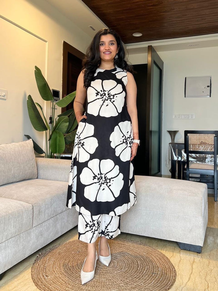 Jasmine Closed Neck Coord Set- BW Flowers