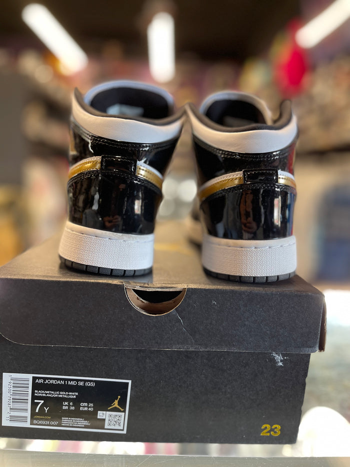 2019 Air Jordan Retro 1 Mid "Patent Black White Gold"