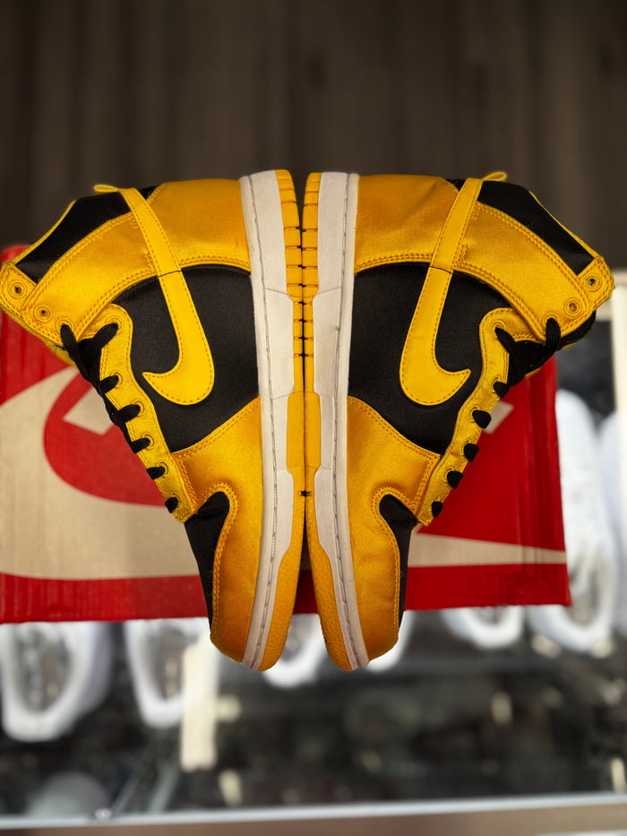 2023 Nike Dunk High "Satin Goldenrod" (W)
