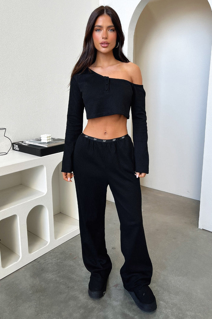 Dana Off Shoulder Long Sleeve Crop - Black