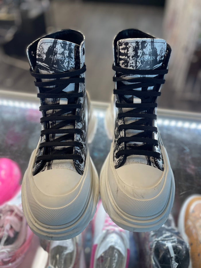 Alexander McQueen Graffiti Tread Slick Boot "White/Black"