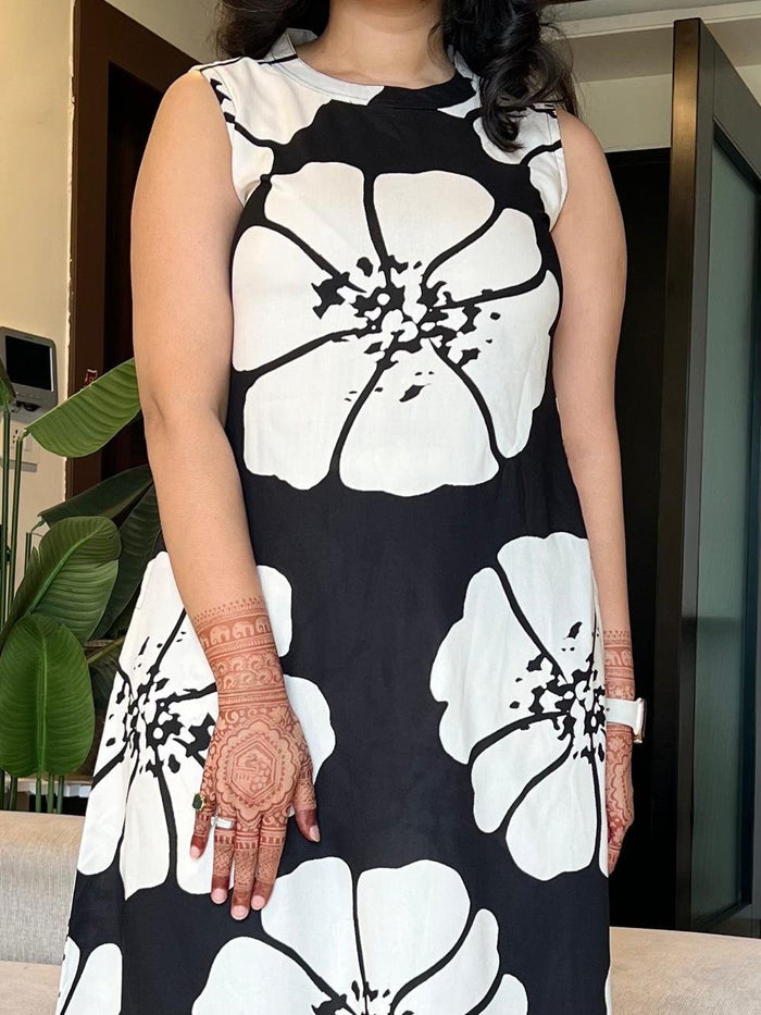 Jasmine Closed Neck Coord Set- BW Flowers