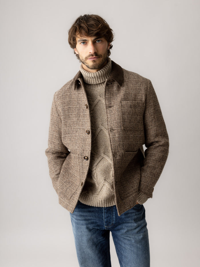 Modelshot / Chocolate Brown / Detail