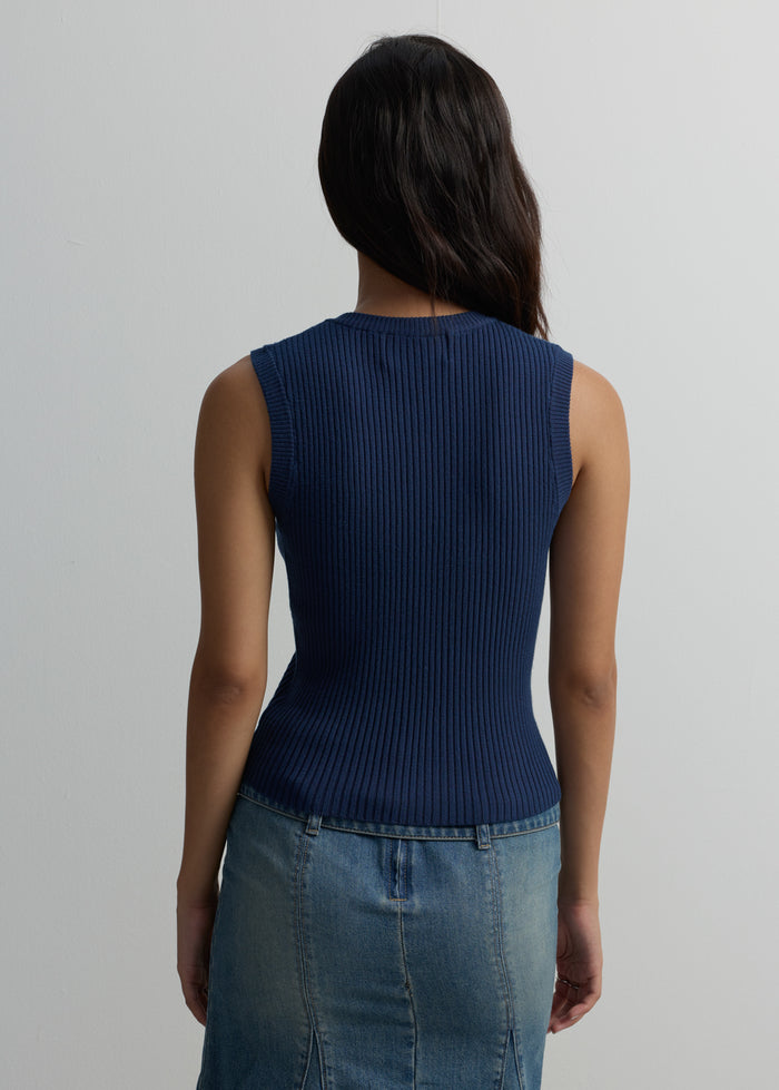 SLEEVELESS HENLEY TANK