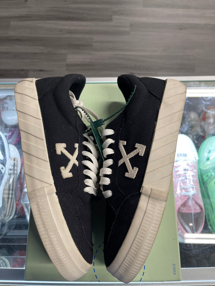 Off-White Vulcanized Low "Black White"
