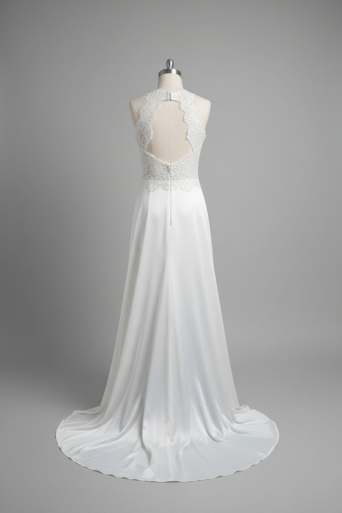 Wedding Dress - Davids Bridal - Size 6 White Sleeveless Bridal
