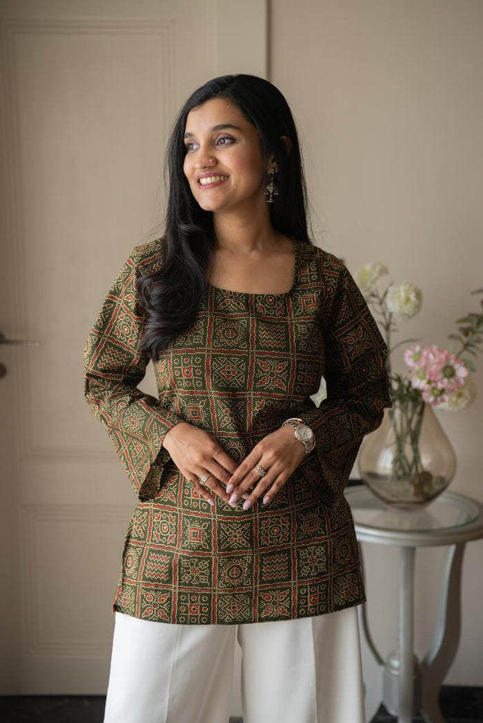 Zia Cotton Short Kurti- Green Bandhej
